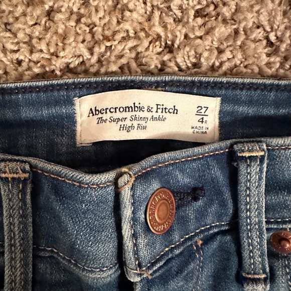 Abercrombie & Fitch High Rise Super Skinny Ankle Jeans Medium Wash Size 27 Short - Picture 3 of 7